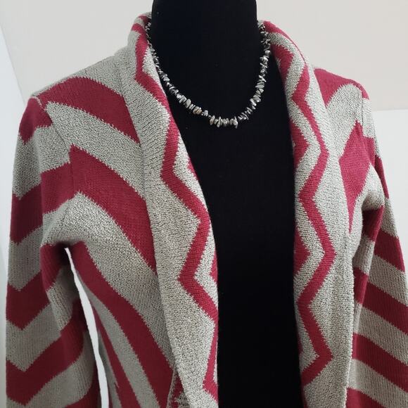 Red and Gray Chevron Open Knit Cardigan - Picture 6 of 11